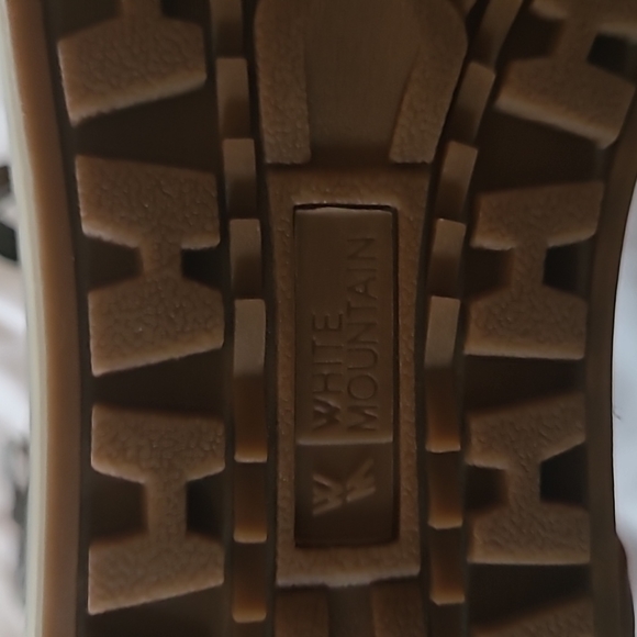 Woman's Boot - Picture 7 of 7